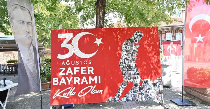 Bursalılardan Zafer Bayramı'na anlamlı iz