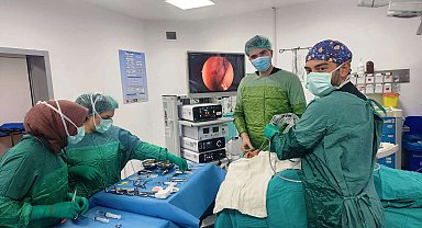 Burundan girilip gözyaşı kanalına yapay tüp yerleştirilen hasta sağlığına kavuştu