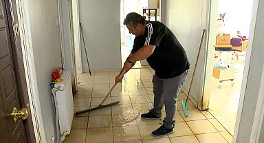 Büyükçekmece'de daireden akan su alt kattaki eve sızdı: 3 aydır çekpasla temizliyoruz