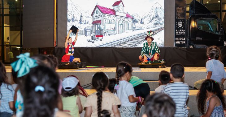 Büyükşehir'den miniklere 'İki Bavul Dolusu' eğlence