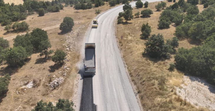 Büyükşehir Harmancık’ta da yolları yeniliyor