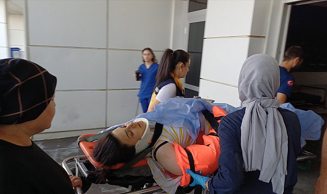 Cam silerken 3'üncü kattan düşüp ağır yaralandı