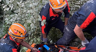 Çarpışan 2 ATV'den biri uçuruma devrildi; 2 yaralı