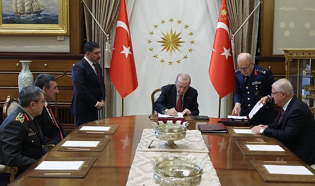 Cumhurbaşkanı Erdoğan, YAŞ kararlarını imzaladı