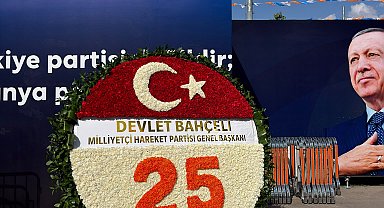 Devlet Bahçeli'den AK Parti'nin 25'inci yılına özel çelenk