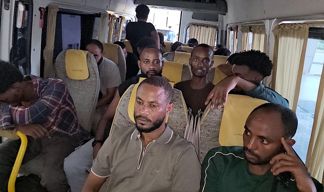 Edirne'de minibüste 19 kaçak göçmen yakalandı