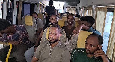 Edirne'de minibüste 19 kaçak göçmen yakalandı