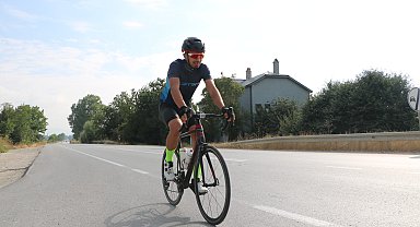 Engelli milli kayakçı, kondisyonunu korumak için başladığı bisiklet sporunda dereceler elde etti