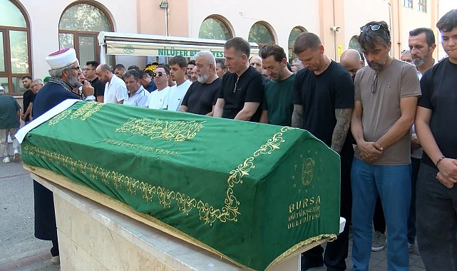 Eski milli futbolcu Serdar Aziz'in babası toprağa verildi