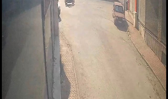Eskişehir'de 2 kişinin yaralandığı kaza kamerada
