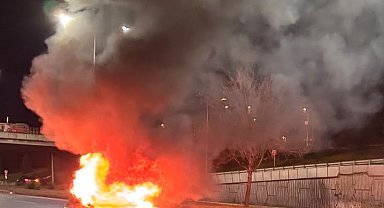 Eskişehir'de seyir halinde alev alan otomobilin sürücüsü yaralandı