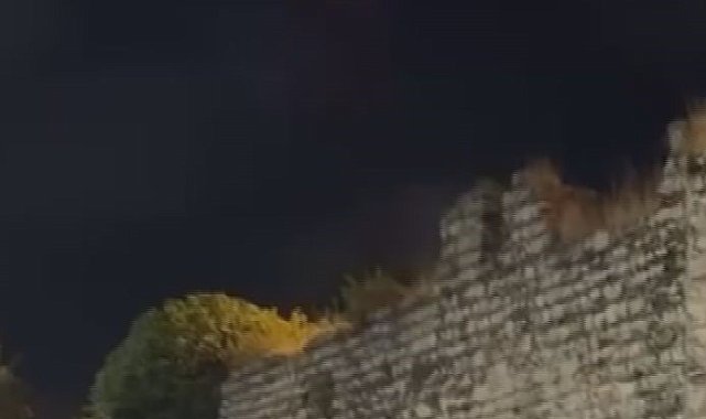 Fatih'te açık alanda alkol içenlere polis dronundan uyarı