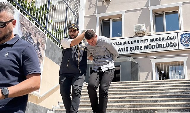 Fatih'te camiide 450 bin liranın bulunduğu çantayı çalan şüpheli yakalandı