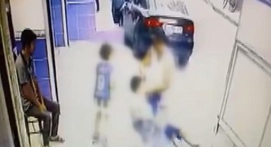 Gaziosmanpaşa'da sokakta oynayan çocukları yere düşürüp darbeden şüpheli tutuklandı Ek bilgilerle
