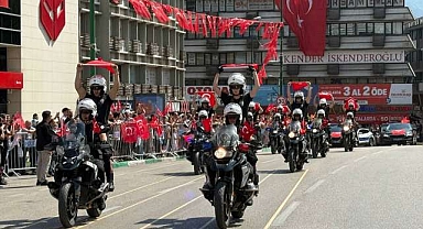 Geçit töreninden güzel görüntüler