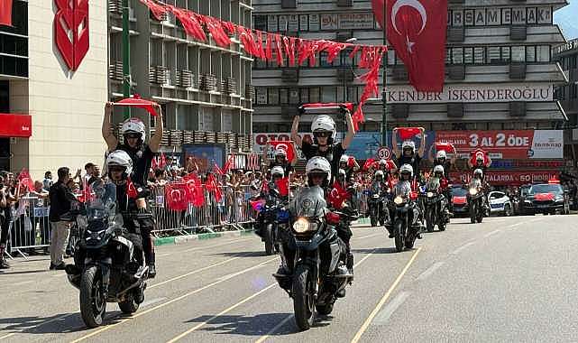 Geçit töreninden güzel görüntüler