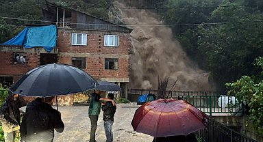 Giresun'da sağanak 2,2 milyon liralık hasara neden oldu; dere taşması kamerada