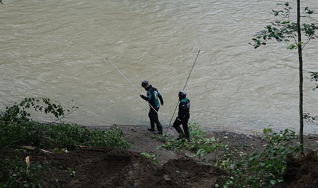 Giresun'da selde kayıp dayı ve yeğeni arama çalışmaları 2'nci gününde