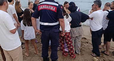 Girmenin yasak olduğu denizde ablasını kurtarmak isterken öldü