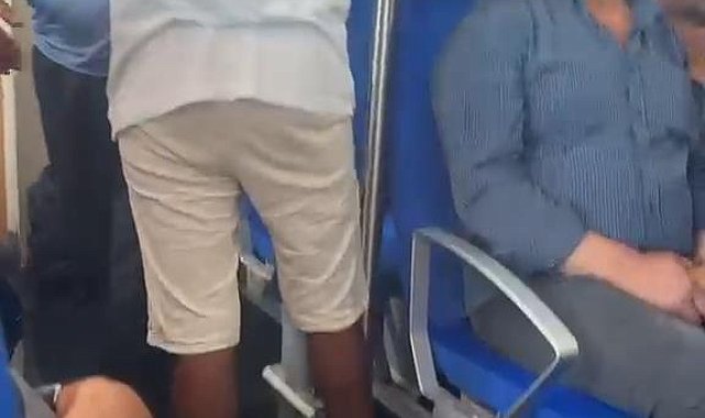 Girne açıklarında alabora olan geminin batmadan önceki görüntüleri ortaya çıktı; kurtulan yolcu konuştu - 4 Geniş haber