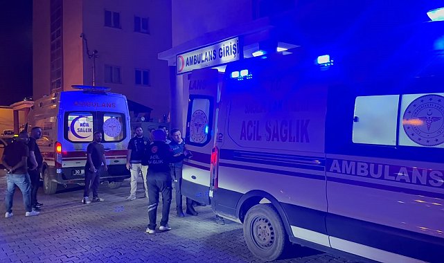 Hakkari'de düğün öncesi damat ve 2 yakını taşlı sopalı kavgada yaralandı
