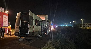 Hatay'da işçi servisi ile kamyon çarpıştı: 1 ölü, 14 yaralandı