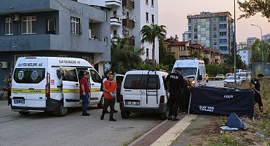 Husumetlisi ile eşini iş yerinde, müdahale eden oğlunu da araçta silahla vurdu: Baba ve oğlu öldü, anne yaralı