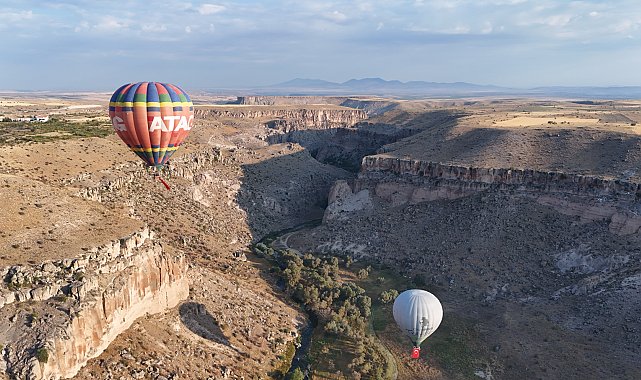 Ihlara Vadisi'nde sıcak hava balonunda gün doğumu