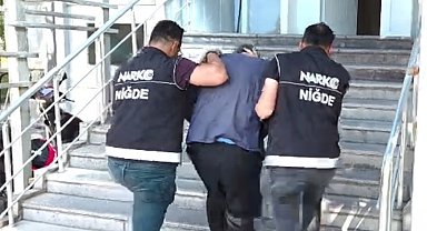 İranlı şüphelilerin mide ve bağırsaklarından uyuşturucu çıktı
