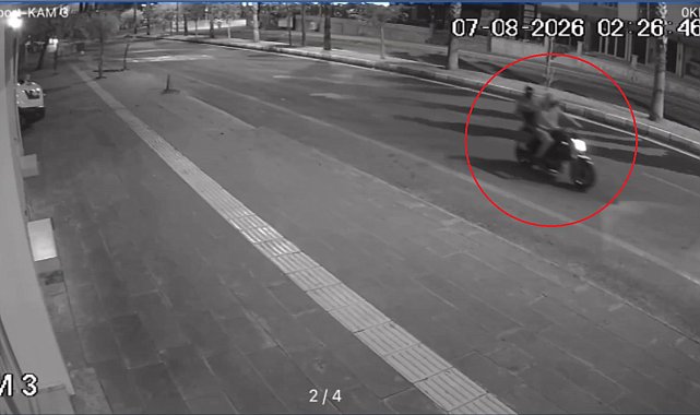 İş yerine motosikletli 2 şüphelinin silahlı saldırısı kamerada