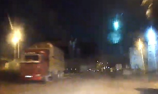 İstanbul'da gök taşının düşme anı kamerada