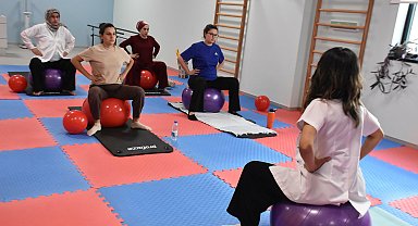 İzmir Şehir Hastanesi'nde gebe egzersiz programı ile doğuma hazırlık
