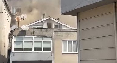 Kağıthane'de 4 katlı binanın çatısı alev alev yandı Geniş haber