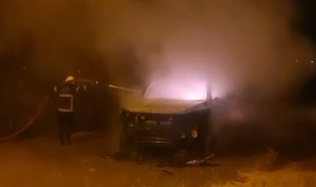 Kamyonetini ve evini ateşe veren mimar, yangında öldü