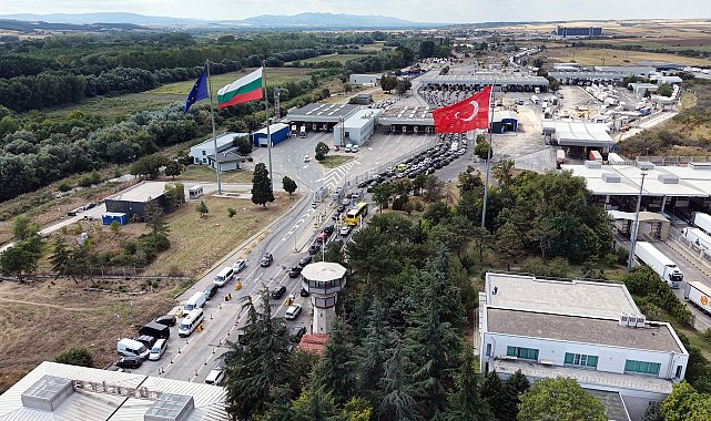 Kapıkule Sınır Kapısı'nda son 3 yılın araç çıkış rekoru kırıldı