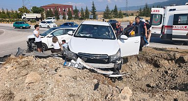 Karabük'te iki otomobil çarpıştı: 7 yaralı