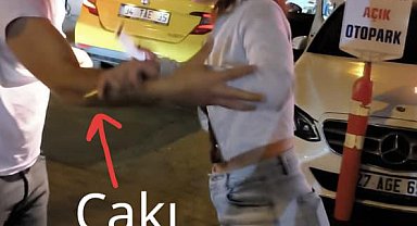 Karaköy'de Kanadalı turist takside önce gasp sonra bıçaklı saldırı iddiası; saldırı anları kamerada