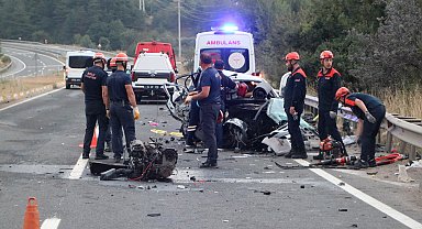 Karşı şeride geçen otomobil, başka bir otomobille çapıştı: 1 ölü, 2 ağır yaralı