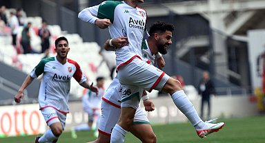 Karşıyaka'da Fatih Taşdelen dönüyor