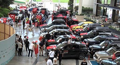 Kartal'da 30 Ağustos Zafer Bayramı araç konvoyuyla kutlandı
