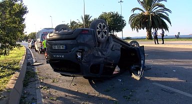 Kartal'da otomobil refüjdeki ağaca çarpıp takla attı: 1 yaralı