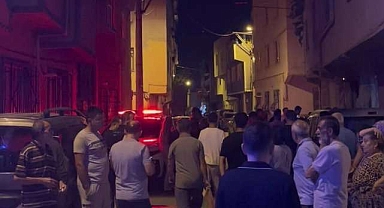 Kavgaya oyuncak kılıçla gelmişler