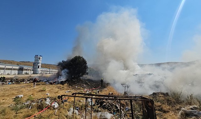 Kayseri'de fabrikanın atık malzeme bölümünde yangın