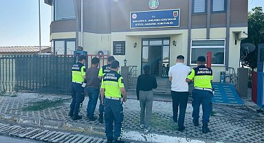 Kendilerini polis olarak tanıtıp dolandırıcılık yapan 3 şüpheli yakalandı