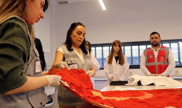 Kıbrıs Barış Harekatı'nda zarar gören Türk bayrağının restorasyonu başladı