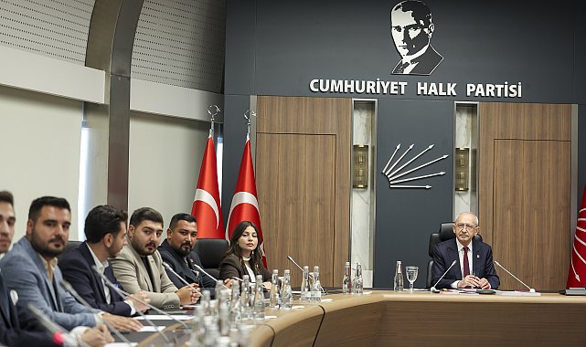 Kılıçdaroğlu, Gençlik Kolları ile bir araya geldi