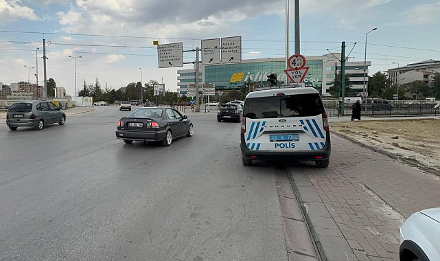 Kıskançlık nedeniyle akranını bıçakladı
