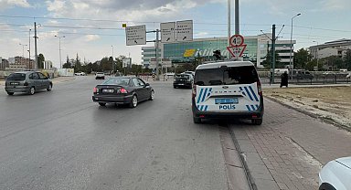 Kıskançlık nedeniyle akranını bıçakladı