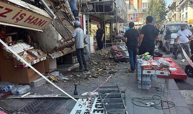 Klima montajı sırasında çökme; 2 yaralı