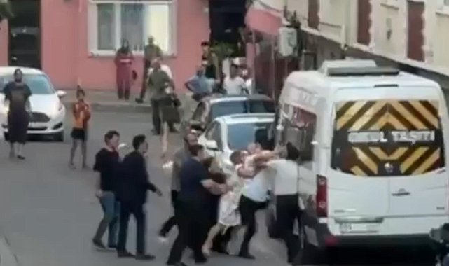 Komşuların keserli, yumruklu kavgası kamerada